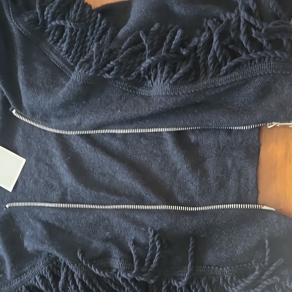 NWT Soft Surroundings Black Wool Blend V-Neck Sweater with Fringe Size Medium - Picture 11 of 12